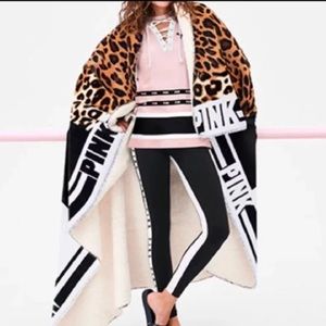 NWT Victoria’s Secret Pink Sherpa blanket